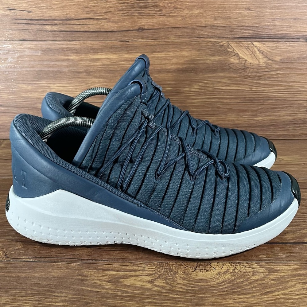 Jordan Flight Luxe Basketball Shoes Men’s Size 10 Athletic Sneakers